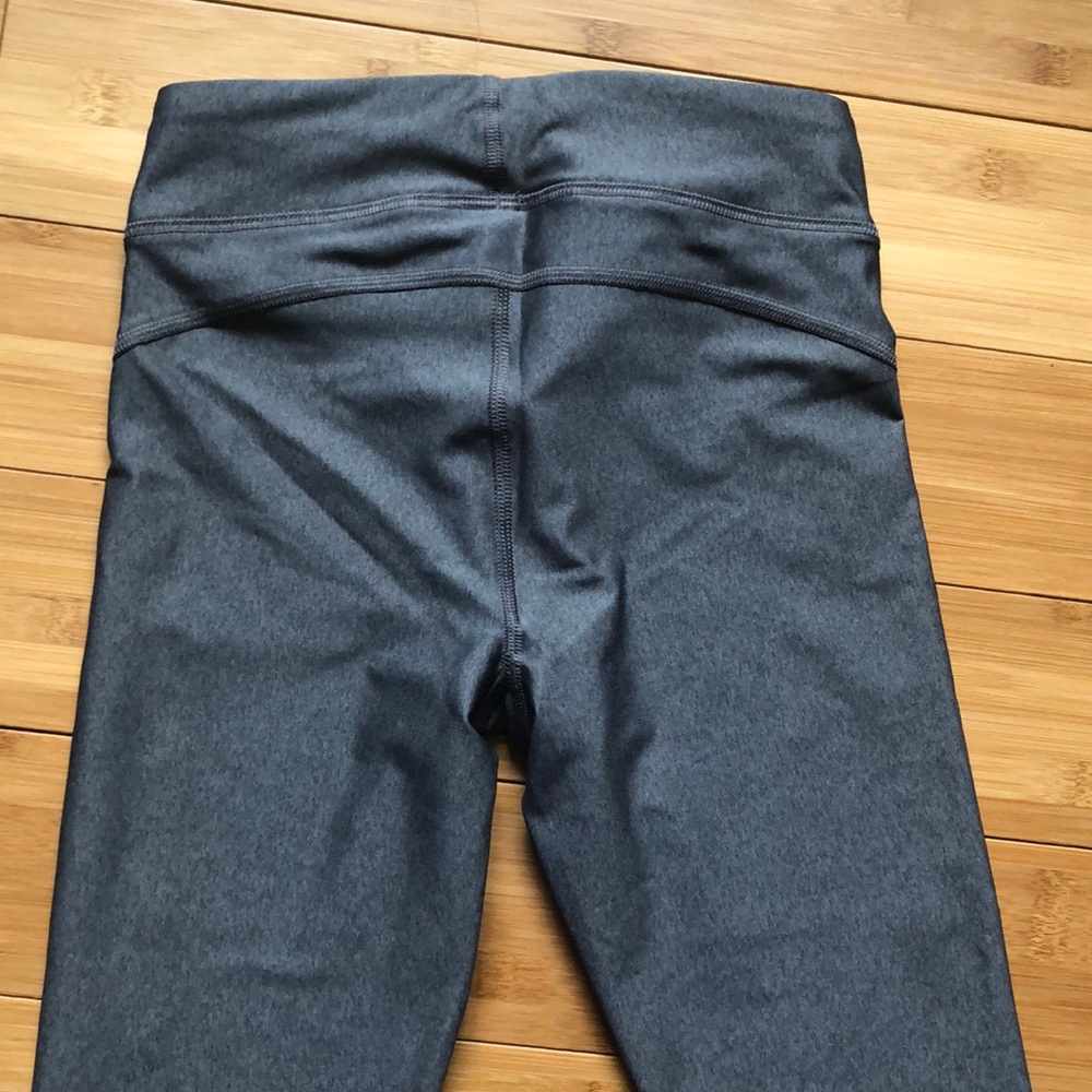 Under Armour Heather HeatGear yoga pants Sz XS - Picture 5 of 6